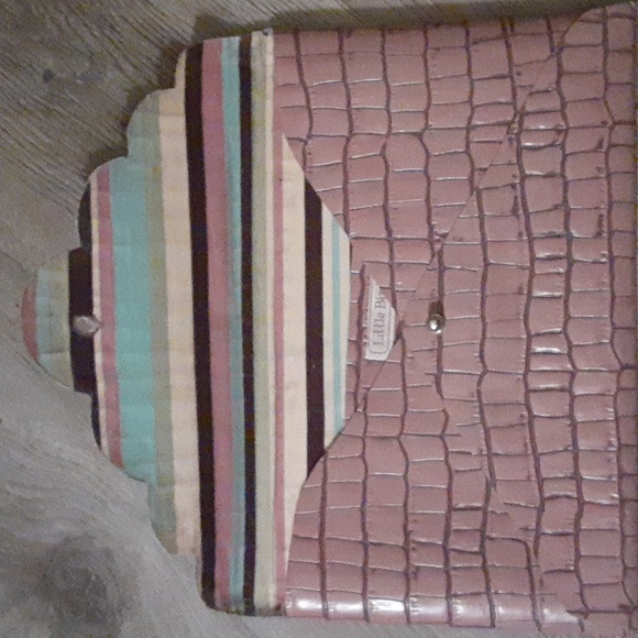 Croco Embossed Leather Envelope Clutch - Picture 2 of 4